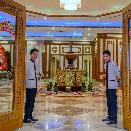 Hotel Royal Aster Naypyidaw Exterior photo